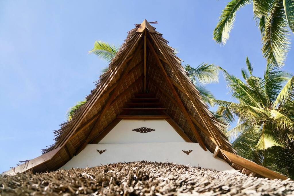Beach-Front Sumbawa Surf House Lemonga Exterior photo