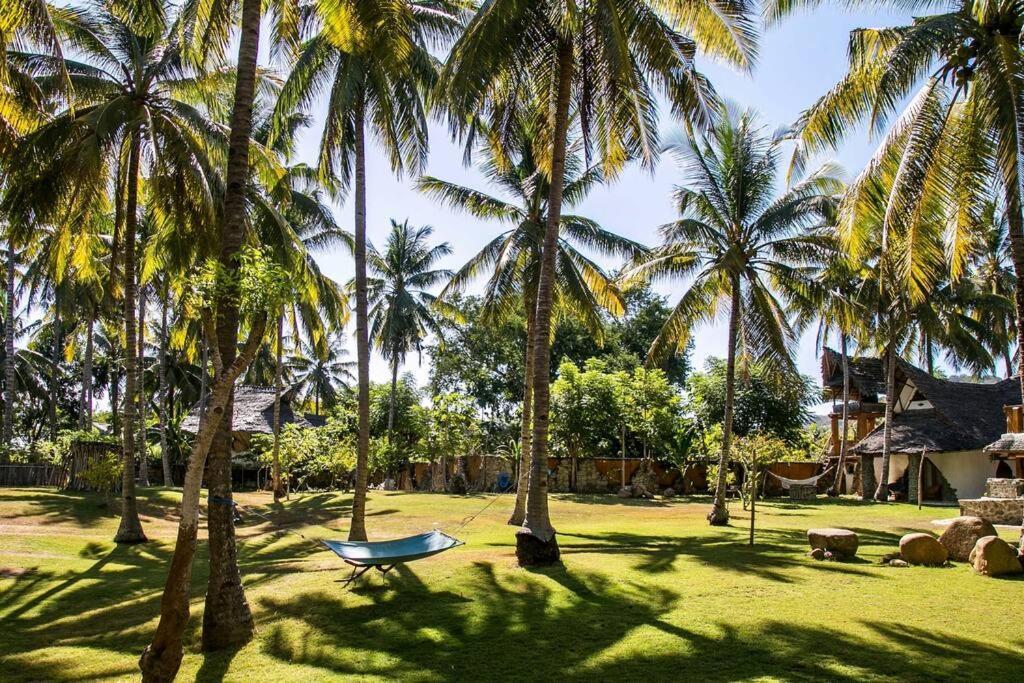Beach-Front Sumbawa Surf House Lemonga Exterior photo